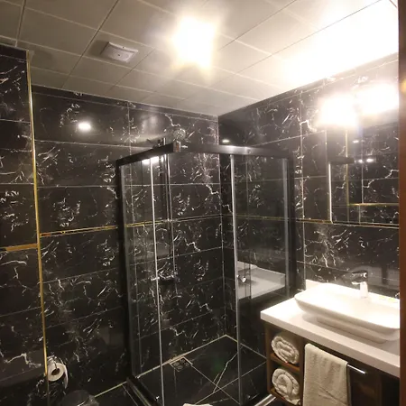 Garden מלון Zara